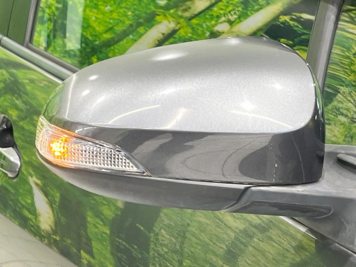 2016 Toyota Aqua DAA-NHP10 (UW-6a0fc9590166a)[12]