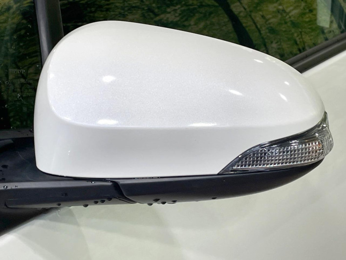 2018 Toyota Aqua DAA-NHP10 (UW-6a0fc95b7f04f)[13]