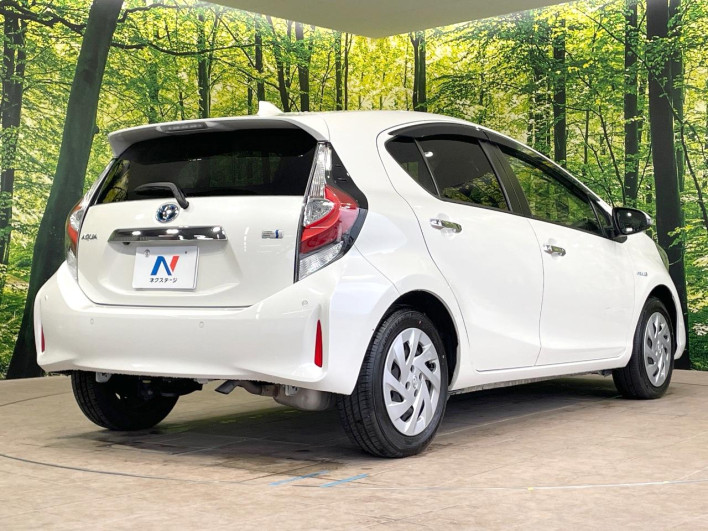 2018 Toyota Aqua DAA-NHP10 (UW-6a0fc95b7f04f)[8]