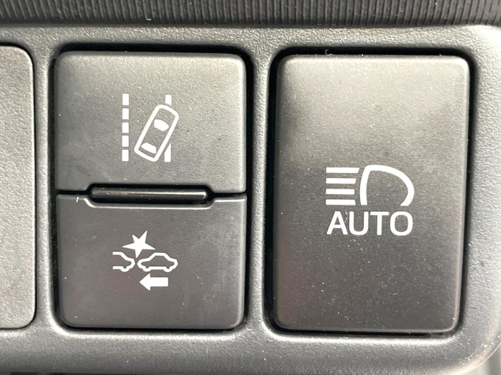 2018 Toyota Aqua DAA-NHP10 (UW-6a0fc95b7f04f)[23]