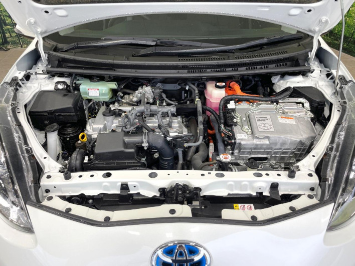 2018 Toyota Aqua DAA-NHP10 (UW-6a0fc95b7f04f)[15]