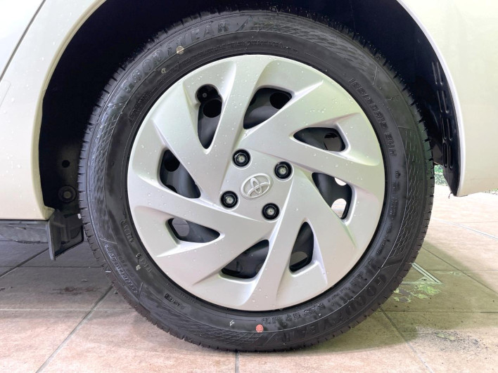 2018 Toyota Aqua DAA-NHP10 (UW-6a0fc95b7f04f)[19]