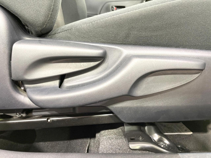 2018 Toyota Aqua DAA-NHP10 (UW-6a0fc95b7f04f)[25]