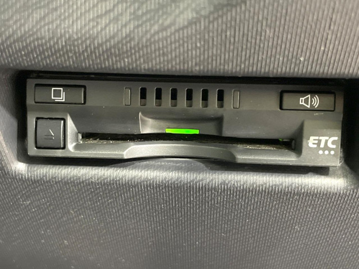 2018 Toyota Aqua DAA-NHP10 (UW-6a0fc95b7f04f)[24]