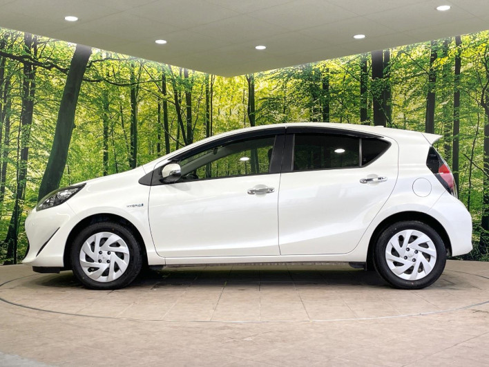 2018 Toyota Aqua DAA-NHP10 (UW-6a0fc95b7f04f)[5]