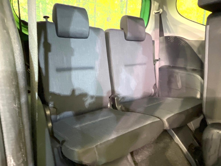 2016 Toyota Sienta DAA-NHP170G (UW-6a0fc95d89dda)[22]