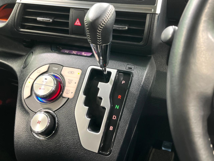 2019 Toyota Sienta 6AA-NHP170G (UW-6a0fc95f74b17)[29]
