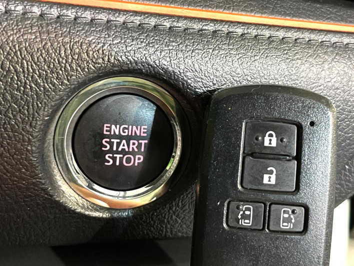 2015 Toyota Sienta DBA-NSP170G (UW-6a0fc961b65f8)[12]