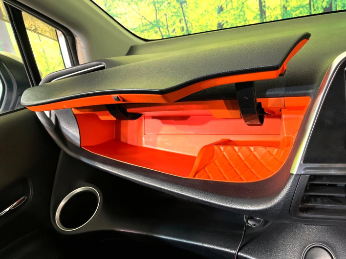 2015 Toyota Sienta DBA-NSP170G (UW-6a0fc961b65f8)[17]