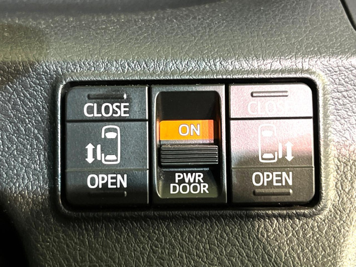 2015 Toyota Sienta DBA-NSP170G (UW-6a0fc961b65f8)[11]