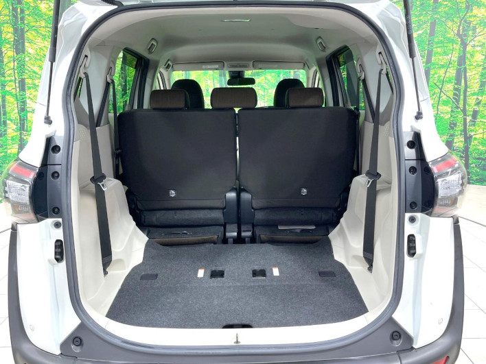 2016 Toyota Sienta DBA-NSP170G (UW-6a0fc9622de0b)[10]
