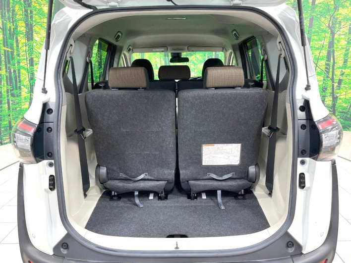 2016 Toyota Sienta DBA-NSP170G (UW-6a0fc9622de0b)[12]