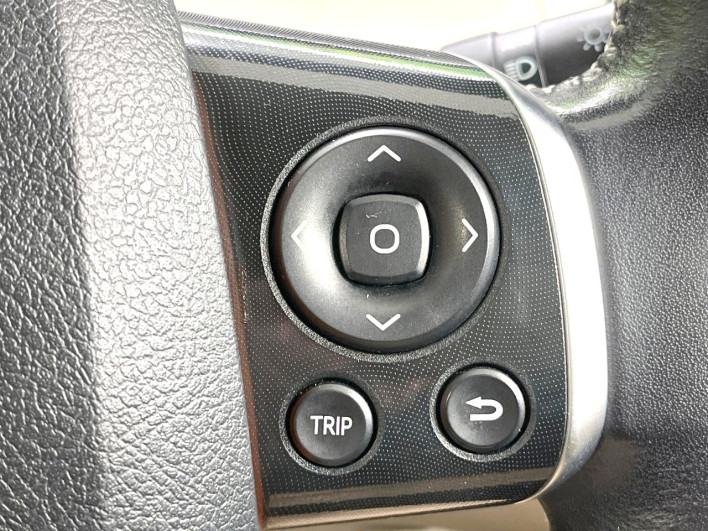 2016 Toyota Sienta DBA-NSP170G (UW-6a0fc9622de0b)[17]
