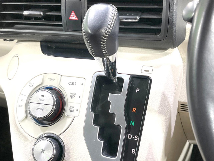 2016 Toyota Sienta DBA-NSP170G (UW-6a0fc9622de0b)[15]