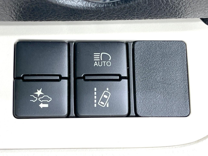 2016 Toyota Sienta DBA-NSP170G (UW-6a0fc9622de0b)[29]