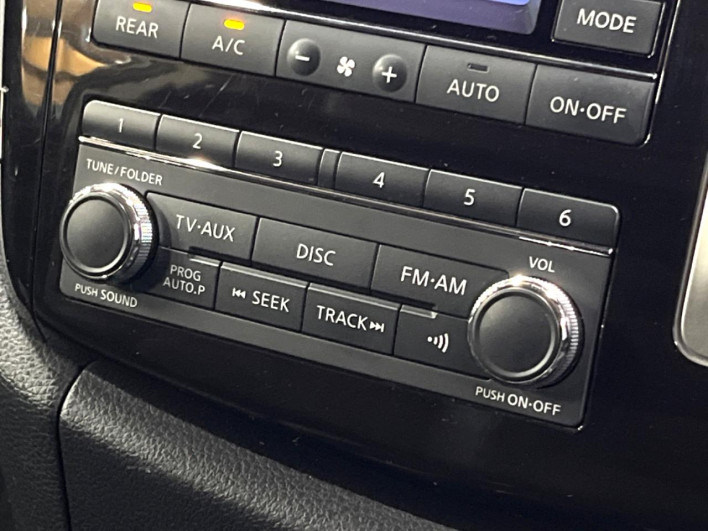 2015 Nissan Elgrand DBA-PE52 (UW-6a0fc96a854dd)[28]