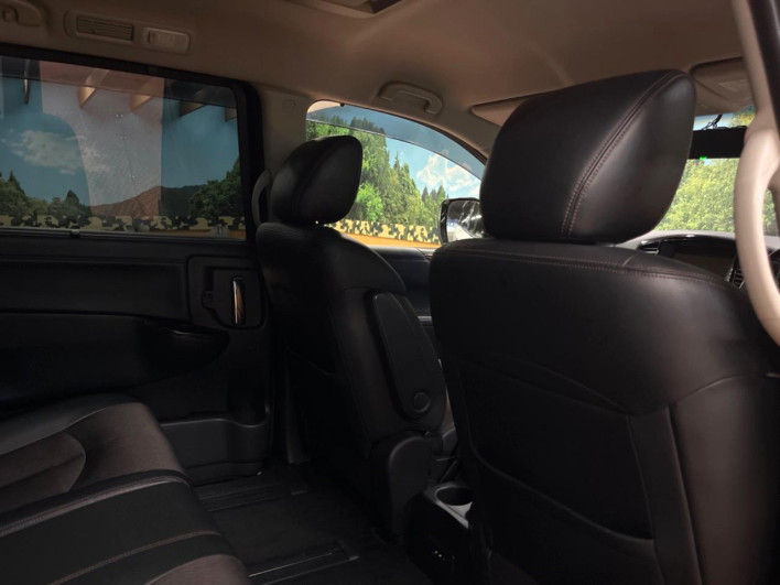 2015 Nissan Elgrand DBA-PE52 (UW-6a0fc96a854dd)[18]