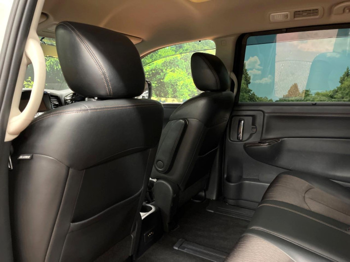 2015 Nissan Elgrand DBA-PE52 (UW-6a0fc96a854dd)[9]