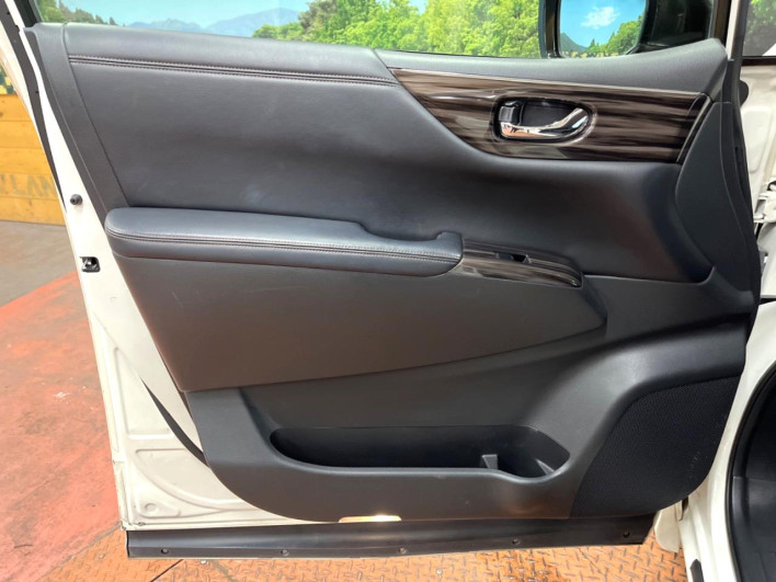 2015 Nissan Elgrand DBA-PE52 (UW-6a0fc96a854dd)[5]