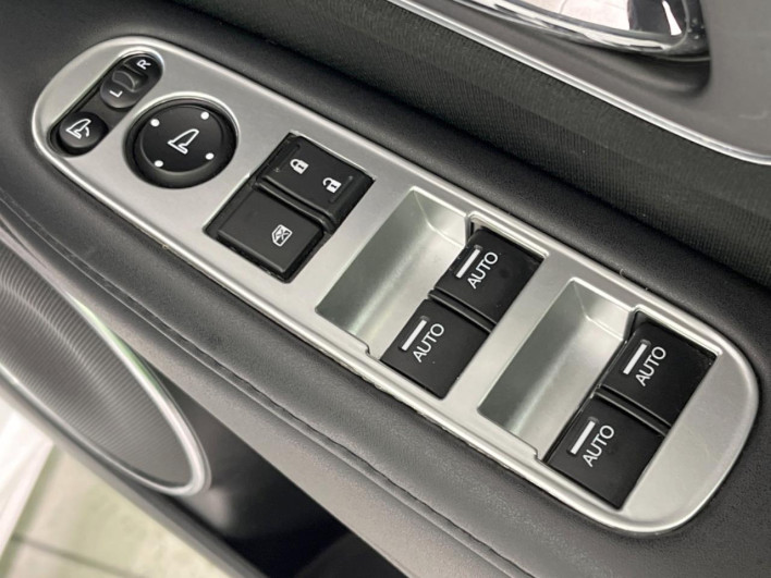 2016 Honda VEZEL DAA-RU3 (UW-6a0fc96fa0a44)[17]