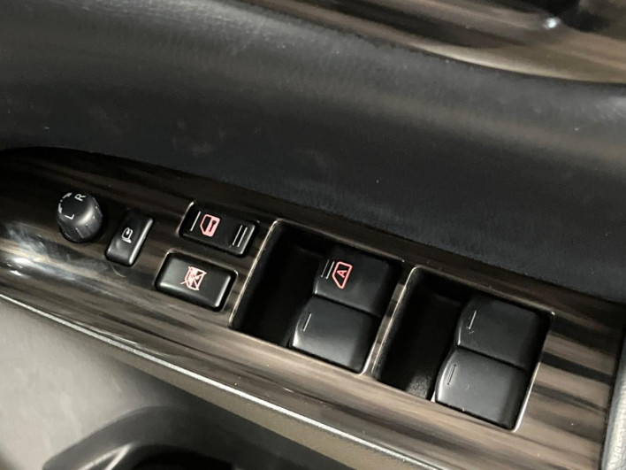 2016 Nissan Elgrand DBA-TE52 (UW-6a0fc98e0776b)[8]