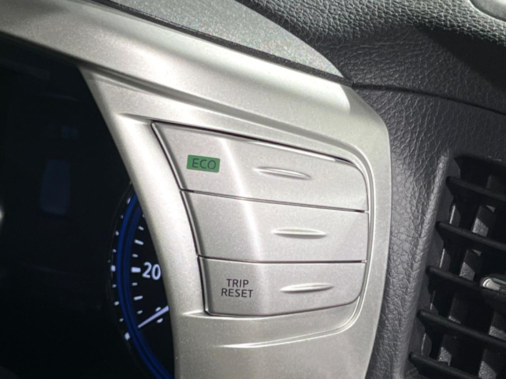 2016 Nissan Elgrand DBA-TE52 (UW-6a0fc98e0776b)[29]