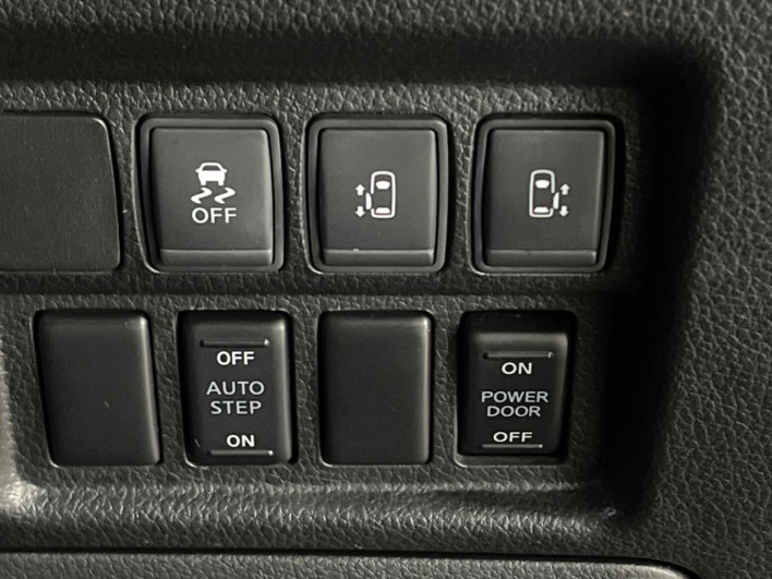 2016 Nissan Elgrand DBA-TE52 (UW-6a0fc98e0776b)[9]
