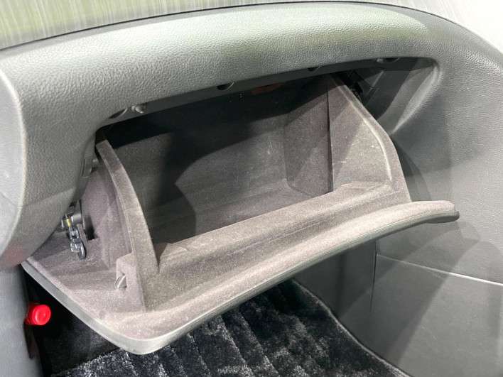 2014 Nissan Elgrand DBA-TNE52 (UW-6a0fc98e82fe8)[28]