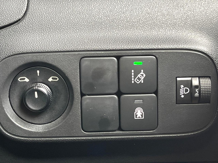 2018 Citroen C3 ABA-B6HN01 (UW-6a0fc99b00db8)[26]