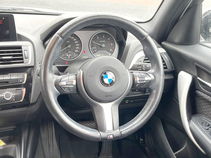 2016 BMW 1 Series LDA-1S20 (UW-6a0fc9a47446b)[23]