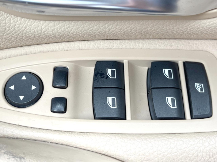 2015 BMW 3 Series DBA-3B20 (UW-6a0fc9a5a67e2)[27]