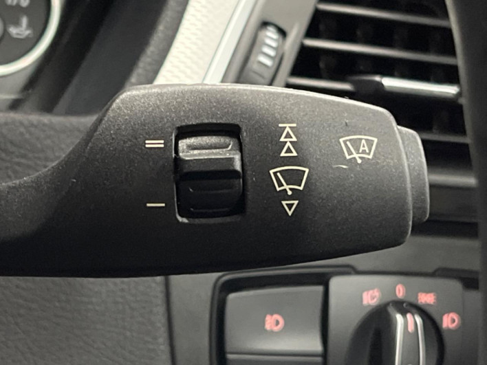 2016 BMW 3 Series DBA-8A20 (UW-6a0fc9a7e6f7a)[24]