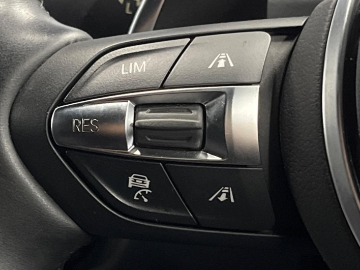 2016 BMW 3 Series DBA-8A20 (UW-6a0fc9a7e6f7a)[28]