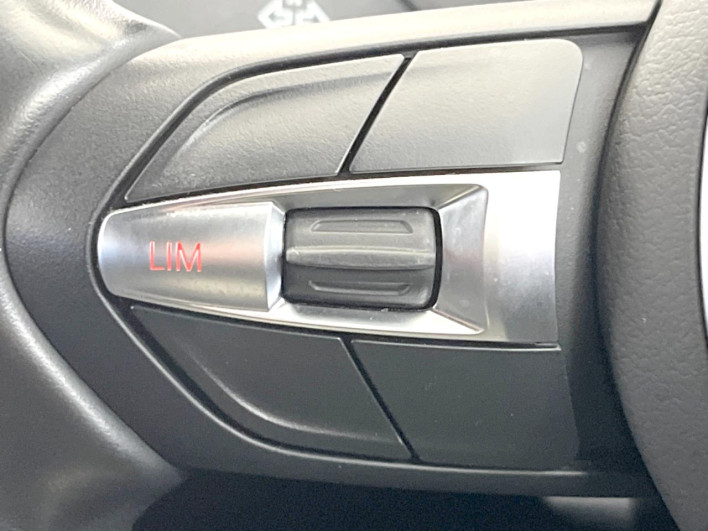 2016 BMW X1 LDA-HT20 (UW-6a0fc9a849f50)[26]