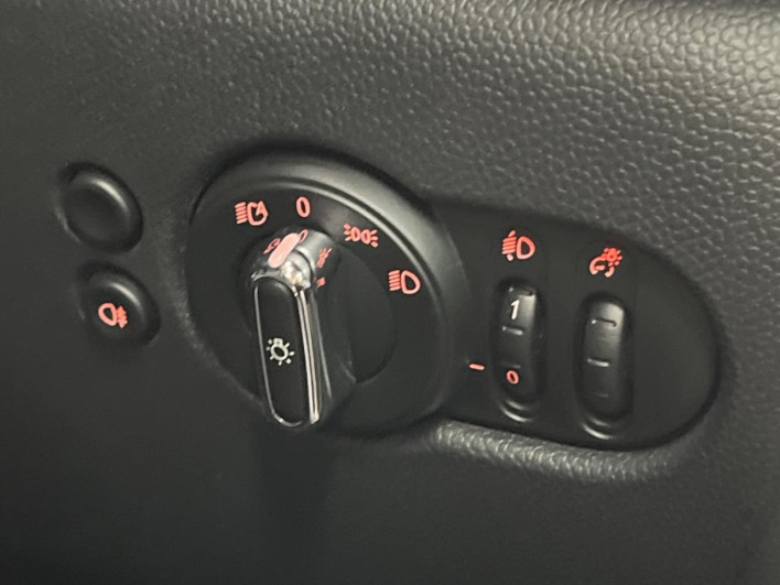 2024 Rover Mini 3DA-XV20MW (UW-6a0fc9ad757c0)[26]