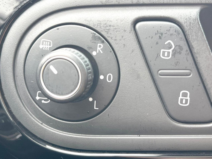 2018 Volkswagen The Beetle ABA-16CZD (UW-6a0fc9b056f8a)[28]