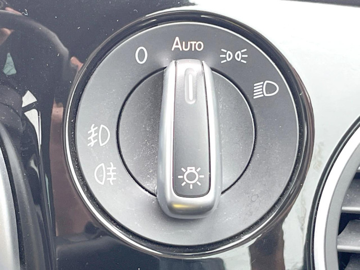 2018 Volkswagen The Beetle ABA-16CZD (UW-6a0fc9b056f8a)[29]