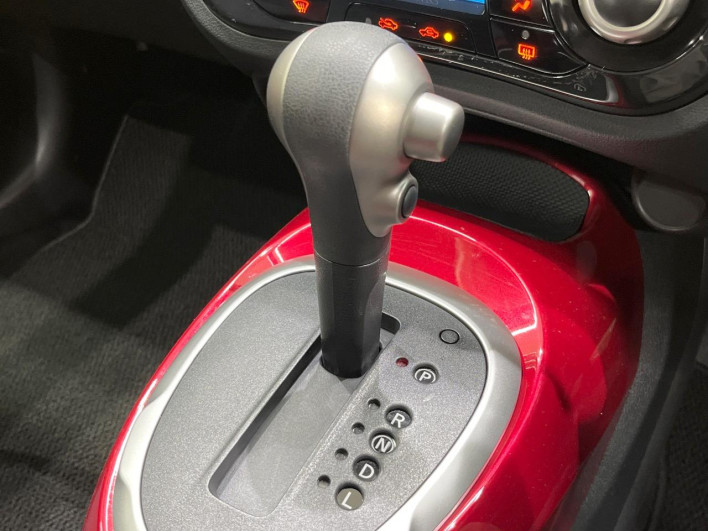 2013 Nissan JUKE DBA-YF15 (UW-6a0fc9b0a9c6d)[21]