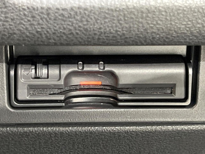 2013 Nissan JUKE DBA-YF15 (UW-6a0fc9b0a9c6d)[16]