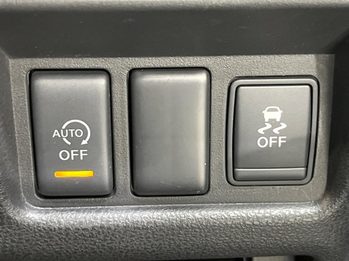 2013 Nissan JUKE DBA-YF15 (UW-6a0fc9b0a9c6d)[15]