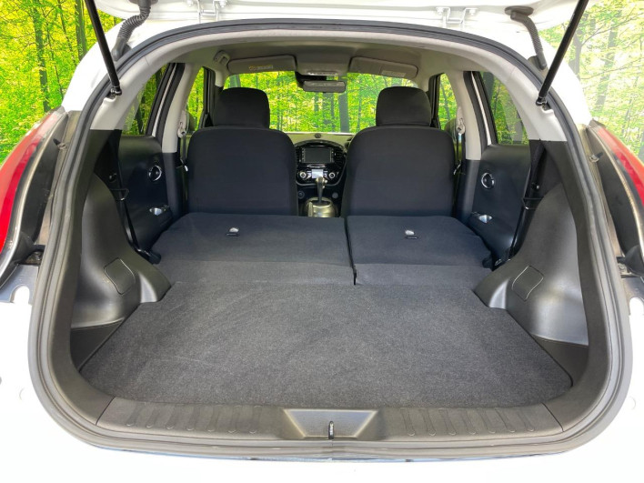 2017 Nissan JUKE DBA-YF15 (UW-6a0fc9b0c3198)[28]