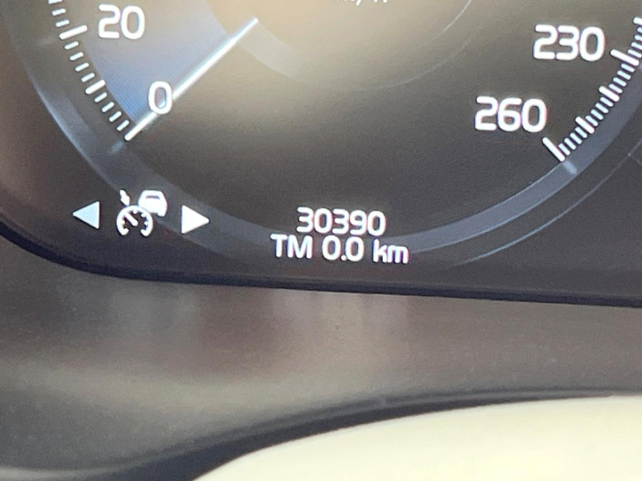 2017 Volvo XC60 DBA-UB420XC (UW-6a0fc9b2b55b4)[2]