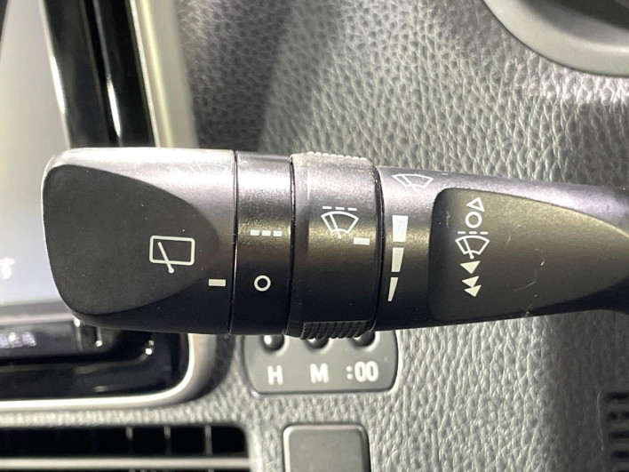 2014 Toyota Noah DBA-ZRR80W (UW-6a0fc9c135971)[25]