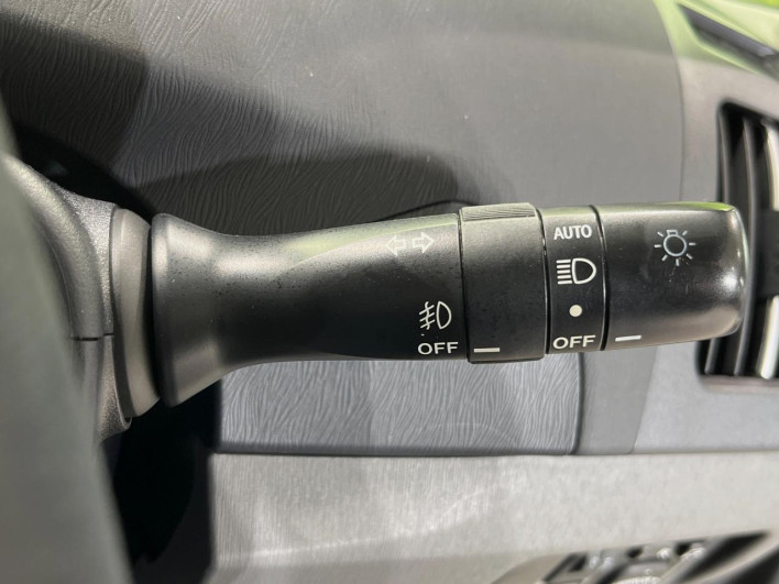2010 Toyota Prius DAA-ZVW30 (UW-6a0fc9cf182d6)[27]
