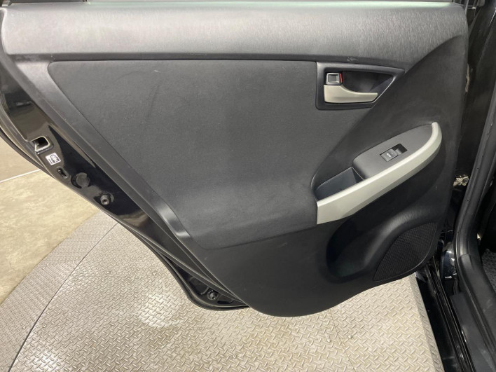 2012 Toyota Prius PHV DLA-ZVW35 (UW-6a0fc9d09702f)[28]