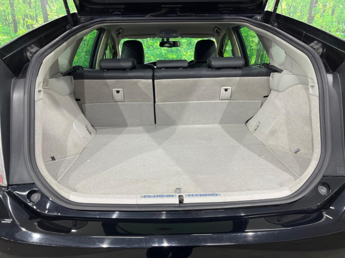 2012 Toyota Prius PHV DLA-ZVW35 (UW-6a0fc9d09702f)[17]