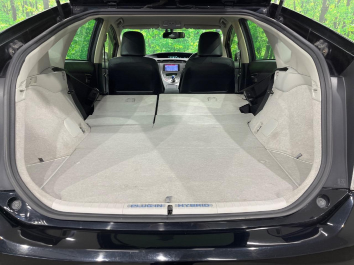 2012 Toyota Prius PHV DLA-ZVW35 (UW-6a0fc9d09702f)[18]