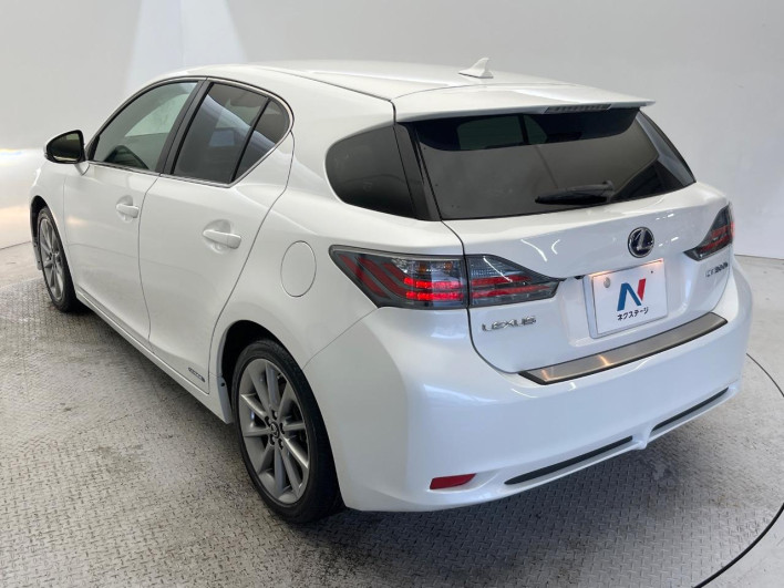 2013 Lexus CT DAA-ZWA10 (UW-6a0fc9d6f2fc7)[27]