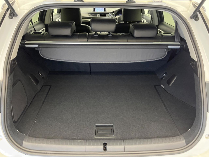 2013 Lexus CT DAA-ZWA10 (UW-6a0fc9d6f2fc7)[24]