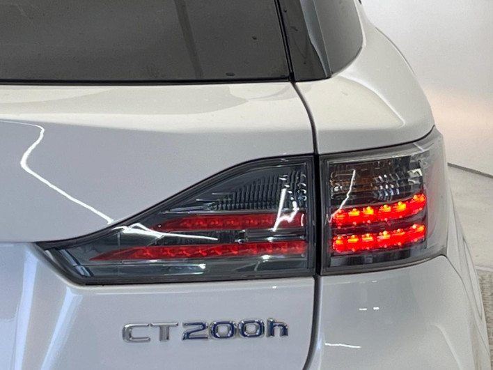 2013 Lexus CT DAA-ZWA10 (UW-6a0fc9d6f2fc7)[21]